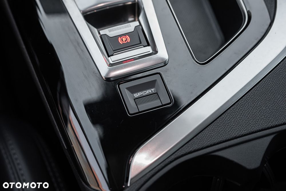 Peugeot 3008 PureTech 130 Stop & Start GPF EAT8 Allure - 33