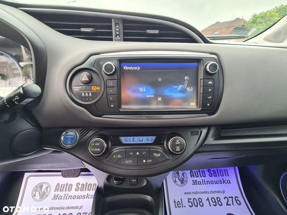 Toyota Yaris Hybrid 100 Life - 15