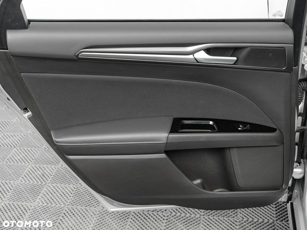 Ford Mondeo 2.0 EcoBlue Titanium - 22