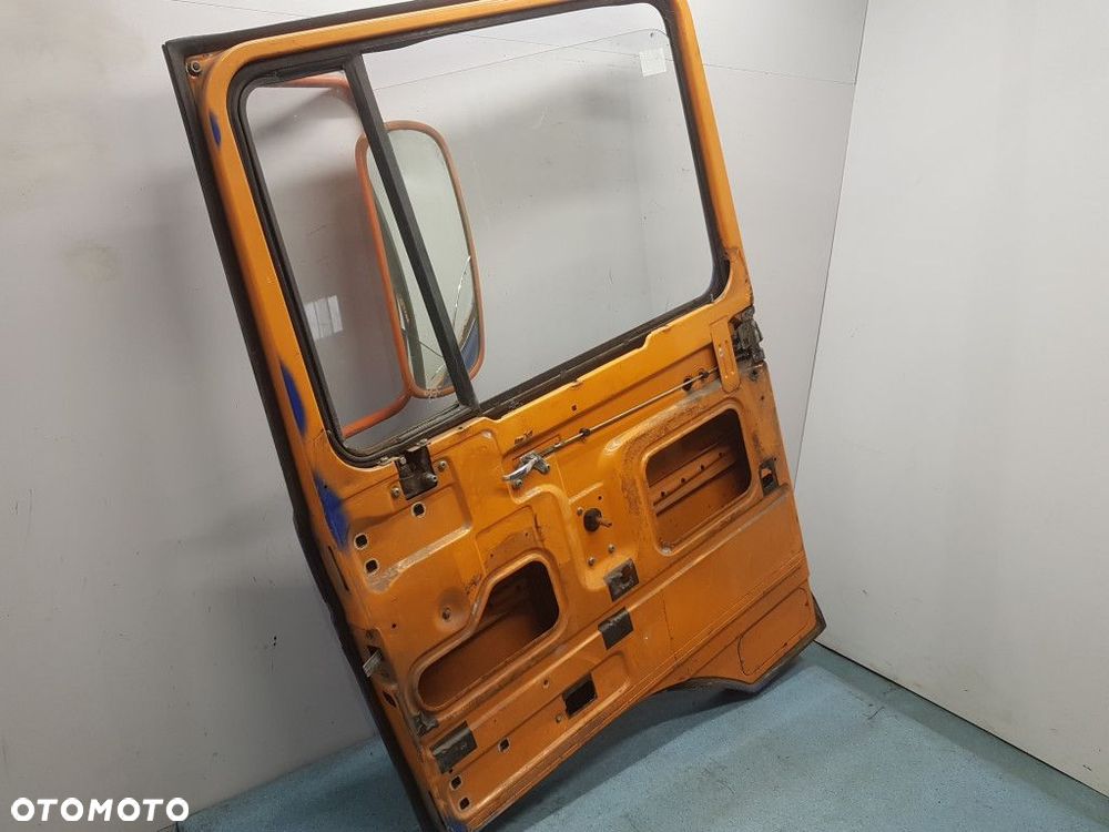 MERCEDES BENZ DAIMLER LP 813 DRZWI PRZÓD PRAWE - 10