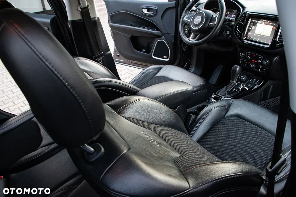 Jeep Compass - 24