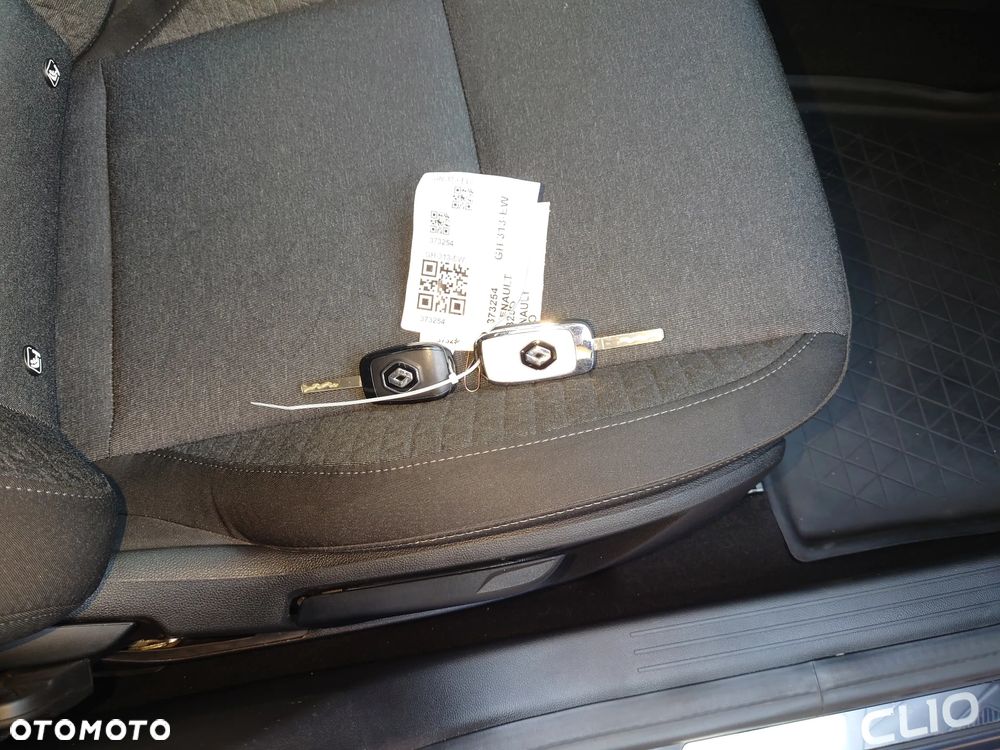 Renault Clio TCe 100 INTENS - 19