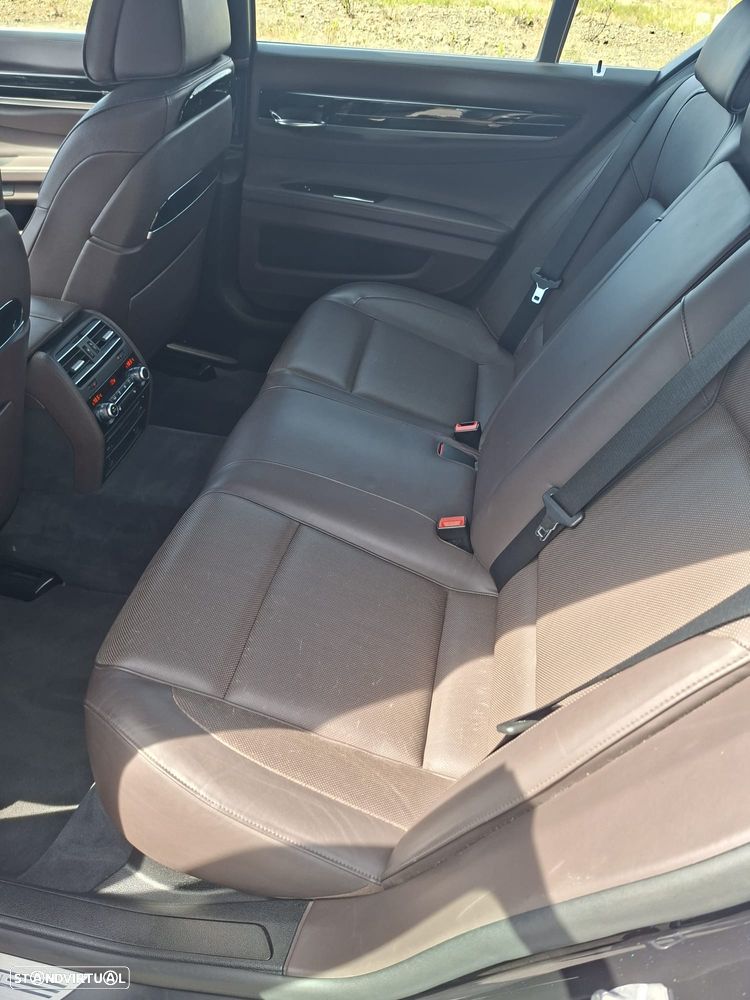 BMW 740 d Pack M - 5