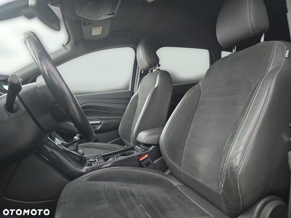 Ford Kuga 1.5 EcoBoost FWD ST-Line - 12