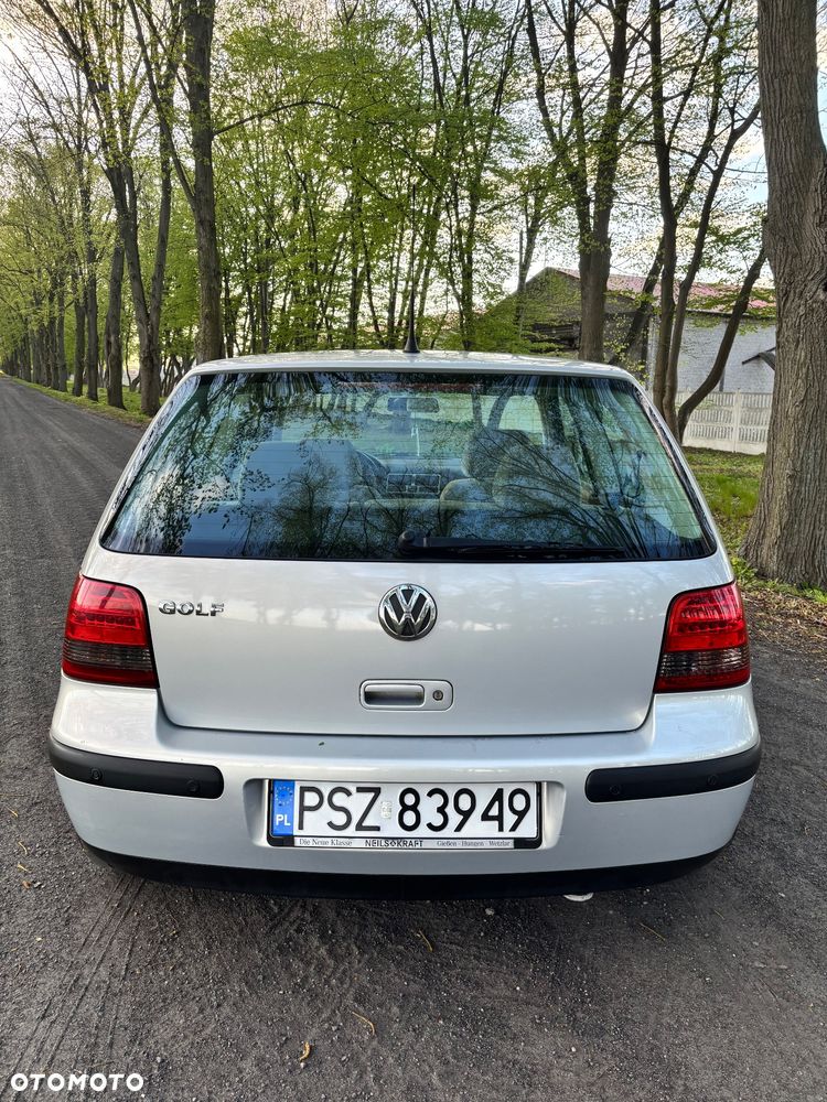 Volkswagen Golf - 11