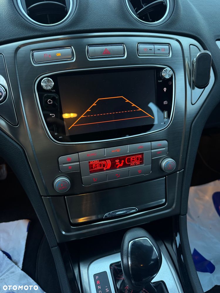 Ford Mondeo - 35