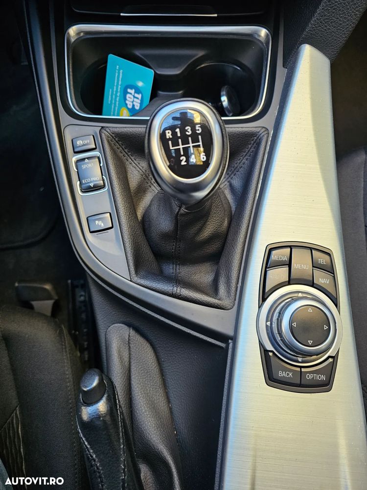 BMW Seria 3 318d xDrive Touring - 6