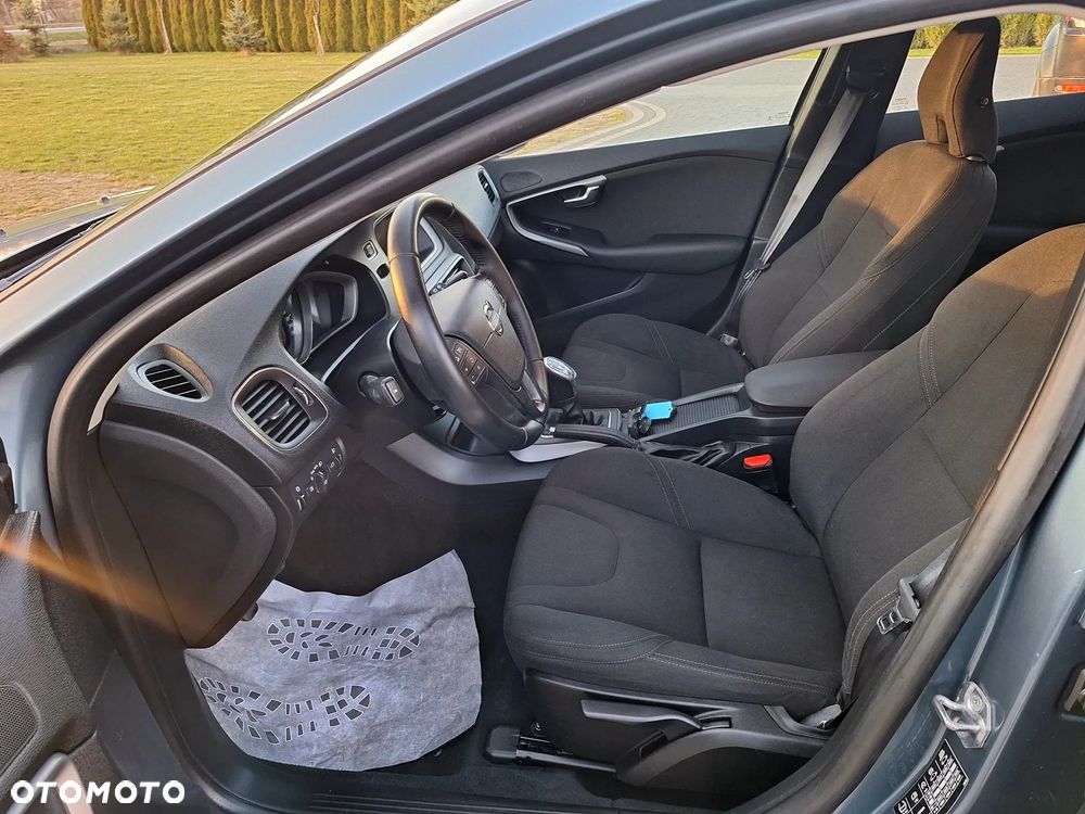 Volvo V40 D2 Kinetic - 16