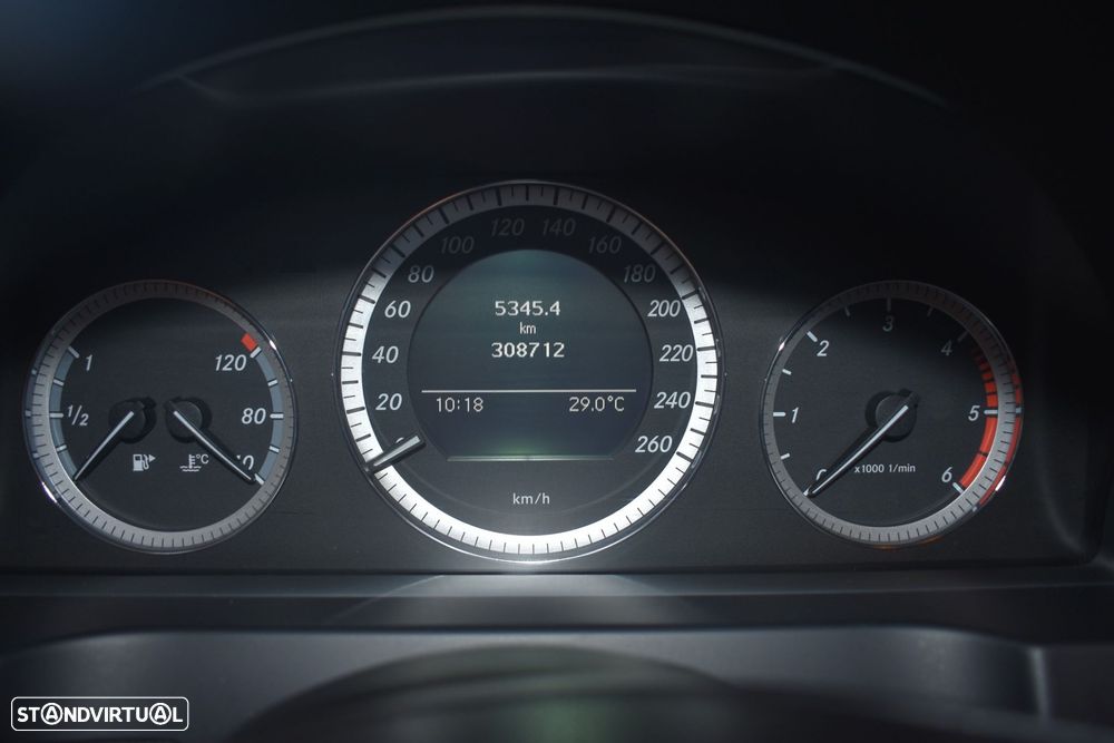 Mercedes-Benz C 220 CDi Avantgarde BlueEfficiency - 24