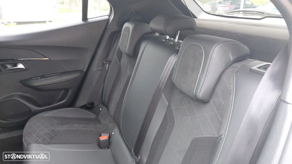 Peugeot e-2008 50 kWh GT Pack - 8