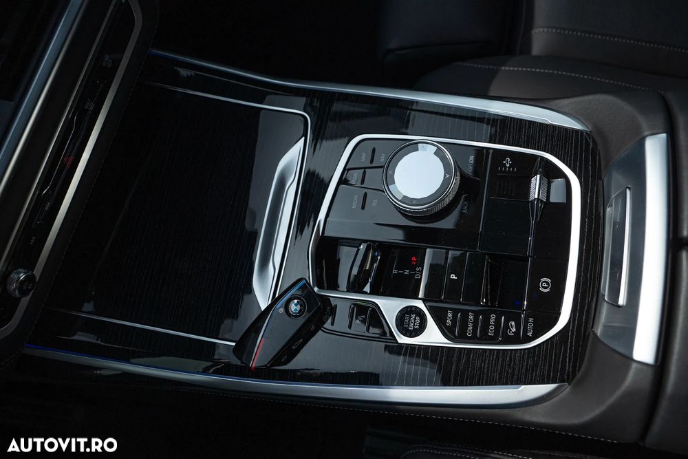 BMW X7 M60i xDrive AT MHEV - 24