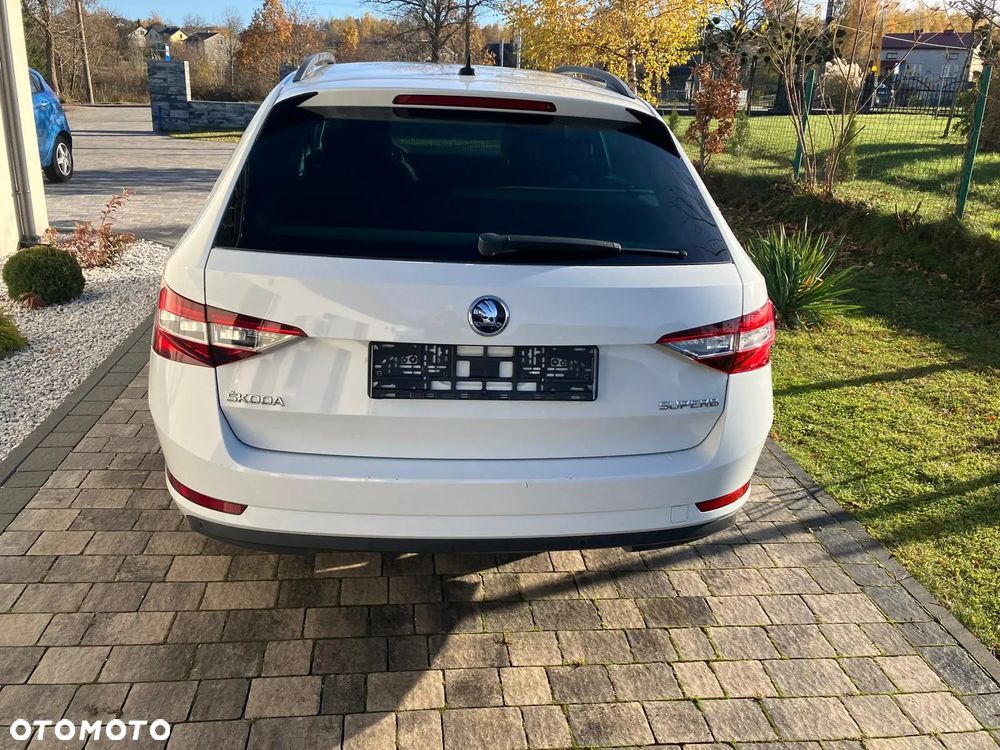 Skoda Superb 2.0 TDI Ambition DSG - 10