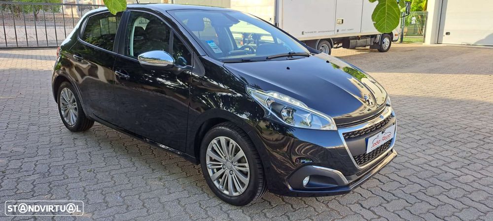 Peugeot 208 1.2 PureTech Signature - 2