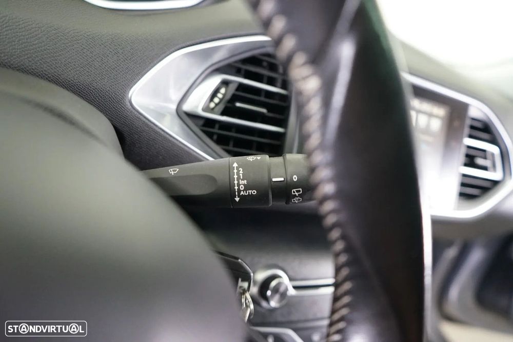 Peugeot 308 SW 1.6 BlueHDi Allure - 25