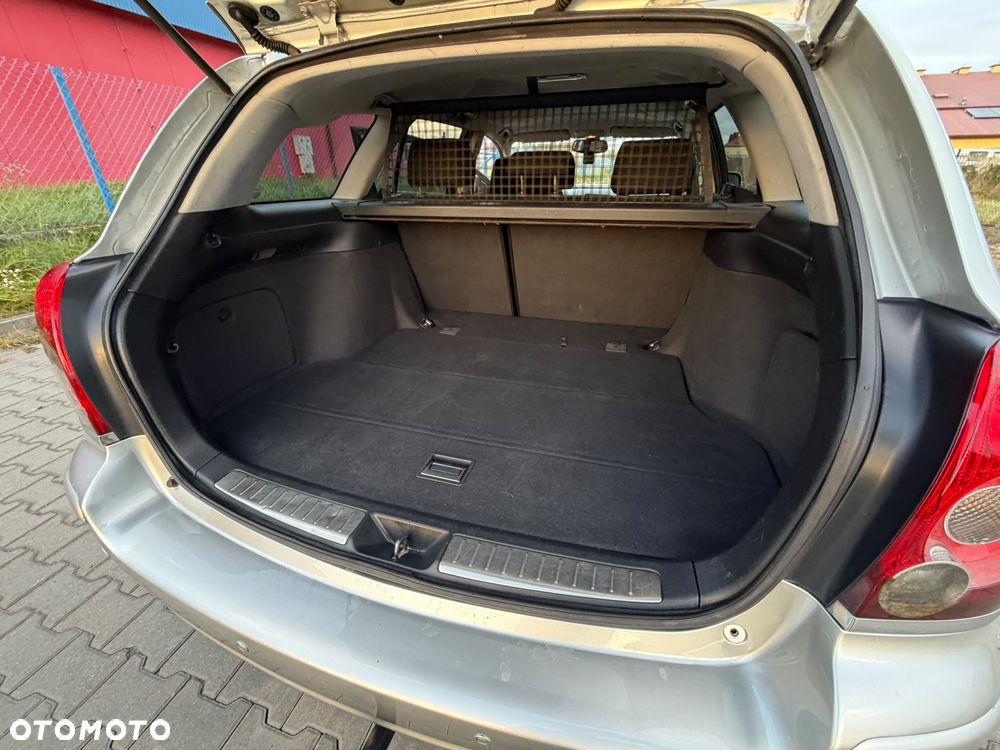 Toyota Avensis 2.0 D-4D Premium - 22