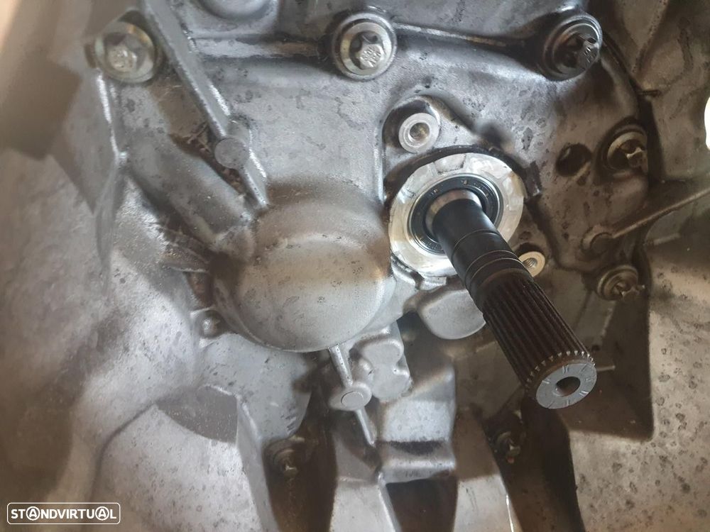 CAIXA VELOCIDADES DACIA SANDERO 2011 - 3