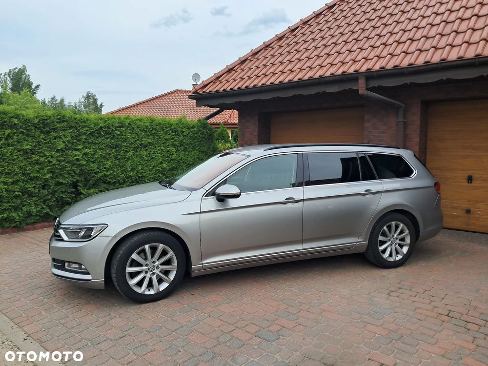 Volkswagen Passat - 1