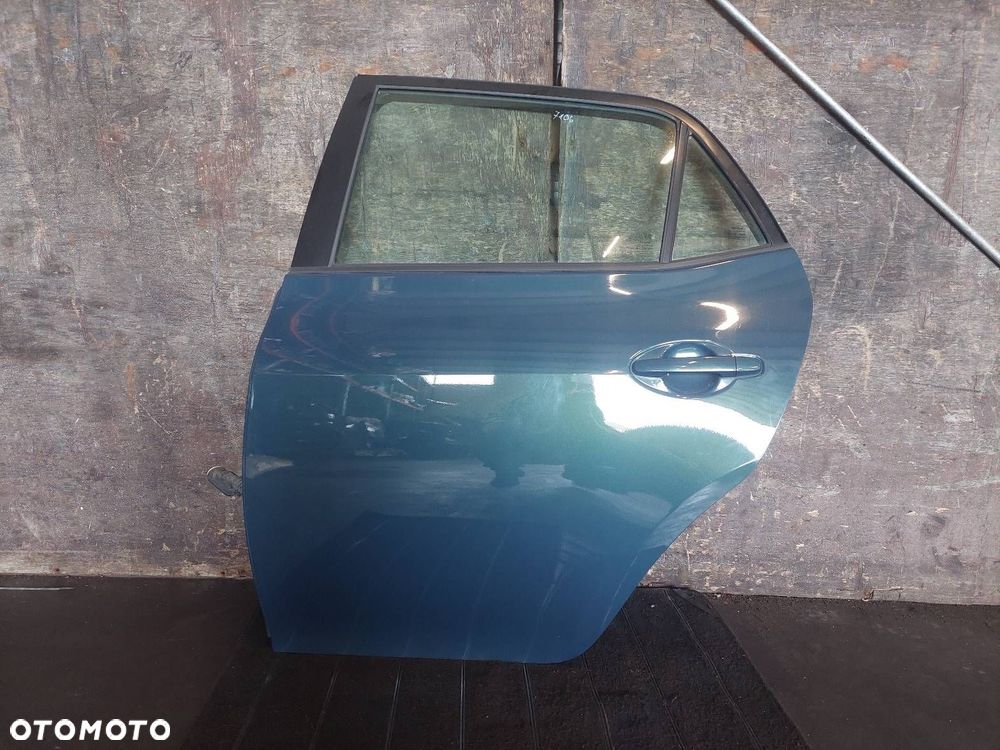 DRZWI KOMPLETNE LEWY TYŁ TOYOTA AURIS I HB 5D 8T8 ID: 236967 - 1