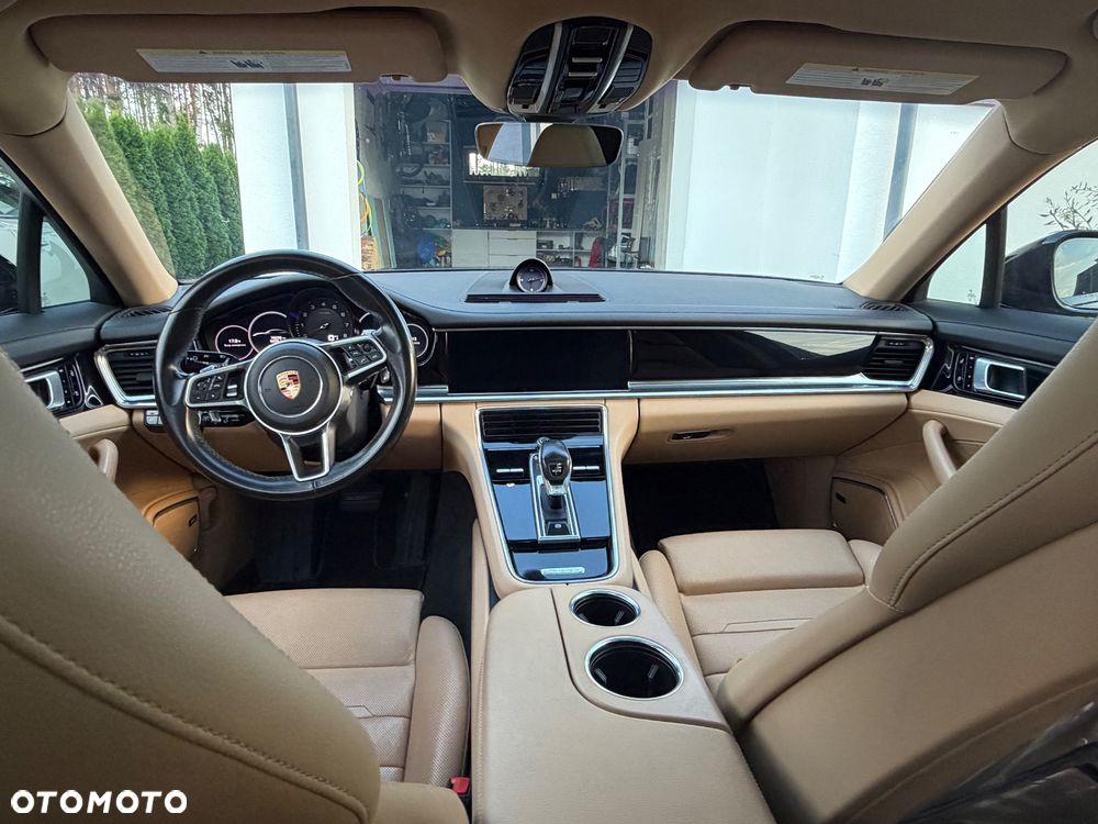 Porsche Panamera - 9