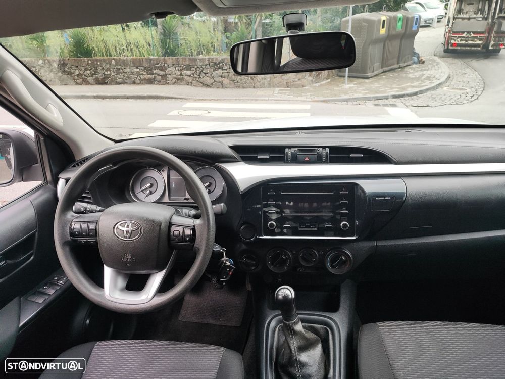 Toyota Hilux 2.4 D-4D 4WD CD CH - 5