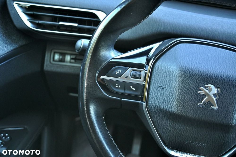 Peugeot 3008 1.2 PureTech Allure - 21
