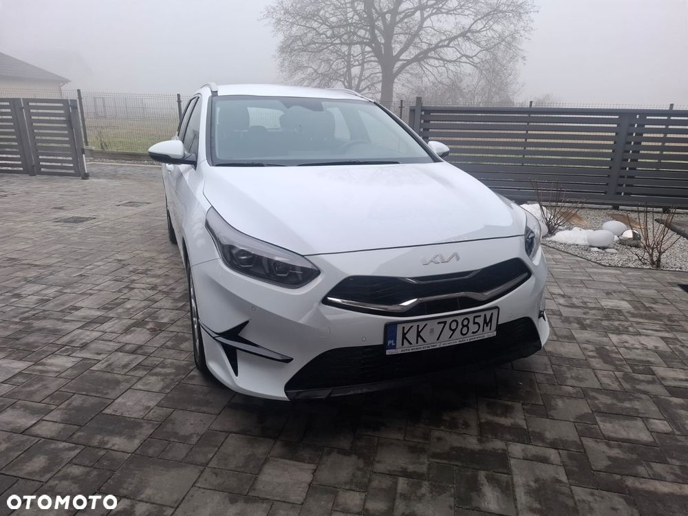 Kia Ceed 1.5 T-GDI DCT7 (48V M-H) Ultimate Edition - 6