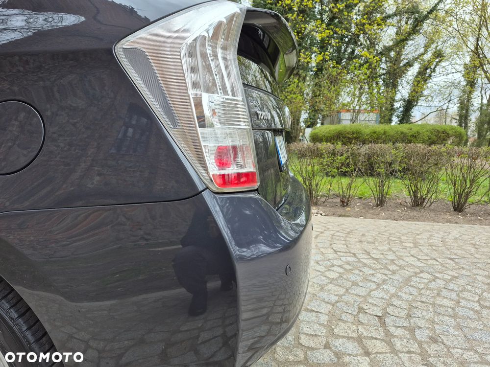 Toyota Prius (Hybrid) Executive - 14