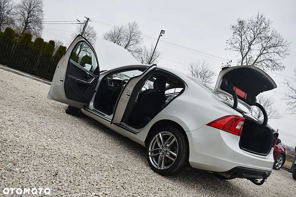 Volvo S60 D3 Geartronic Summum - 13