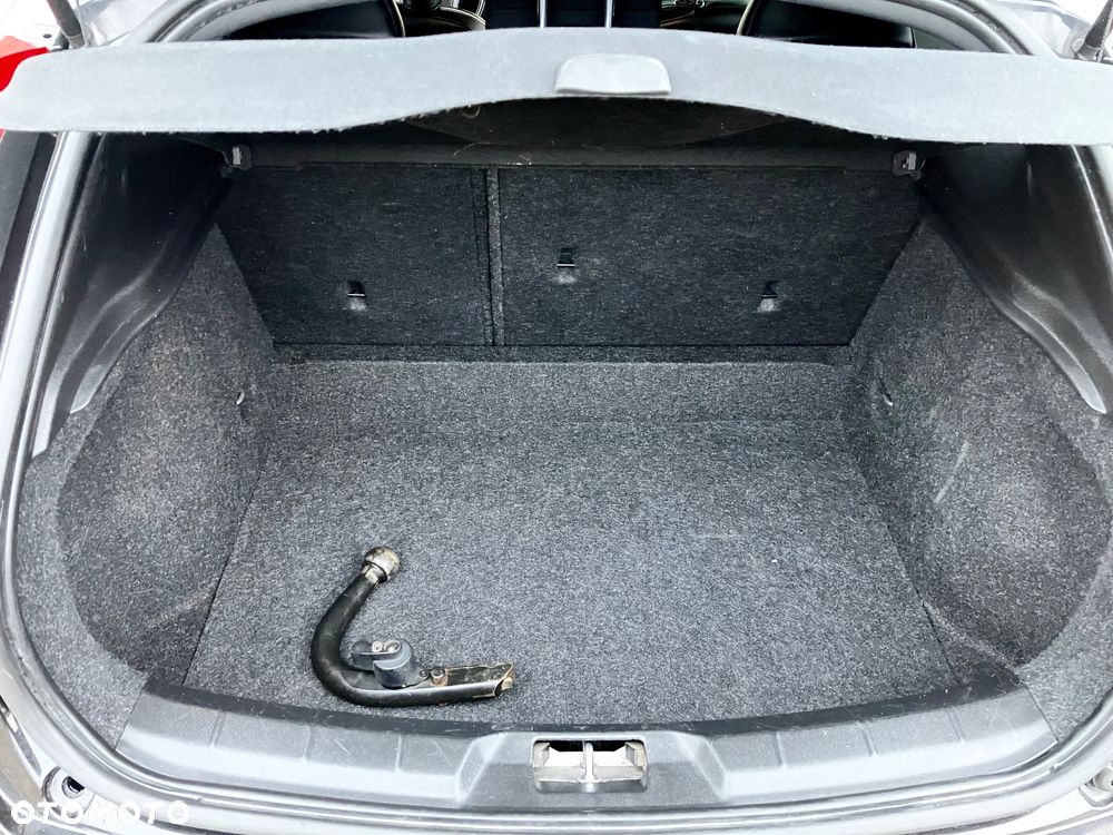 Volvo V40 D2 Geartronic RDesign - 27