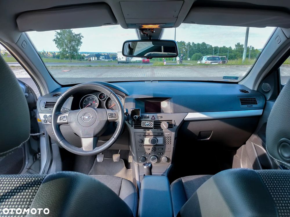 Opel Astra 1.9 CDTI - 12