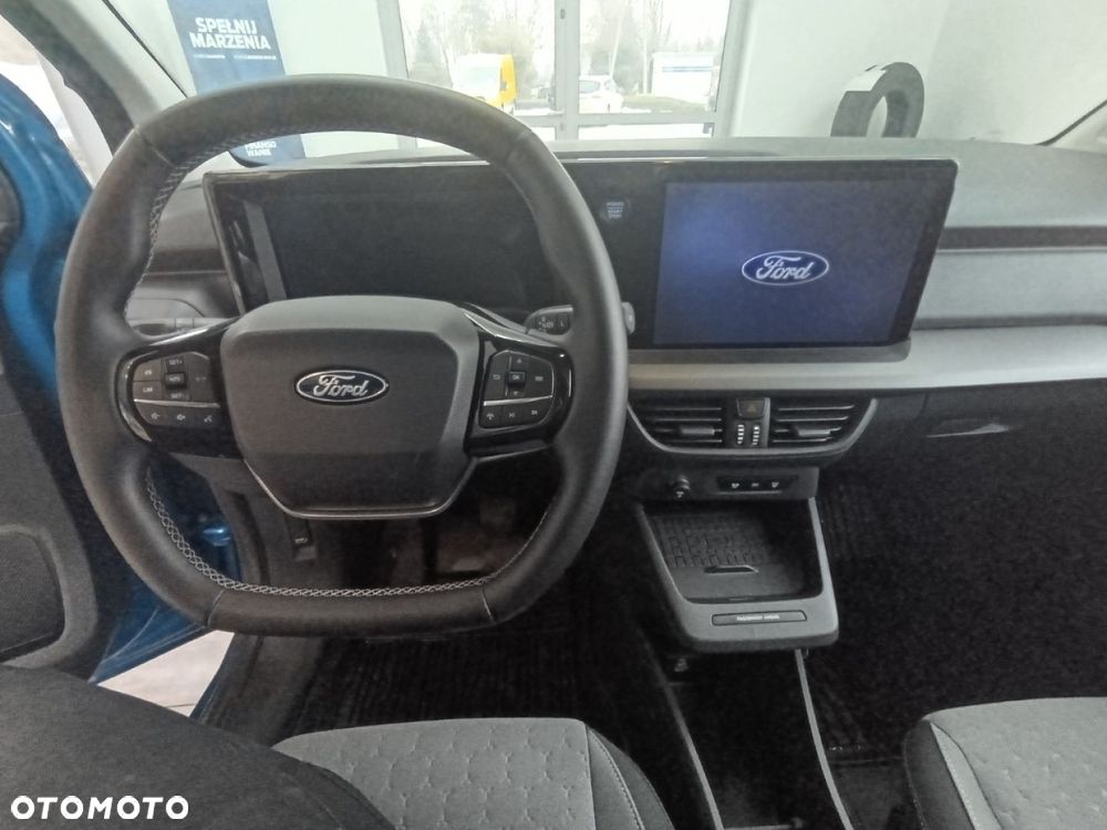 Ford Transit Courier - 15