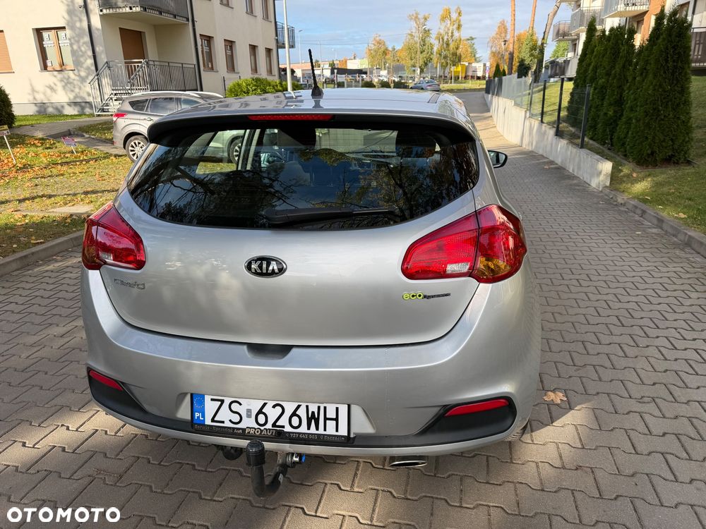 Kia Ceed - 10