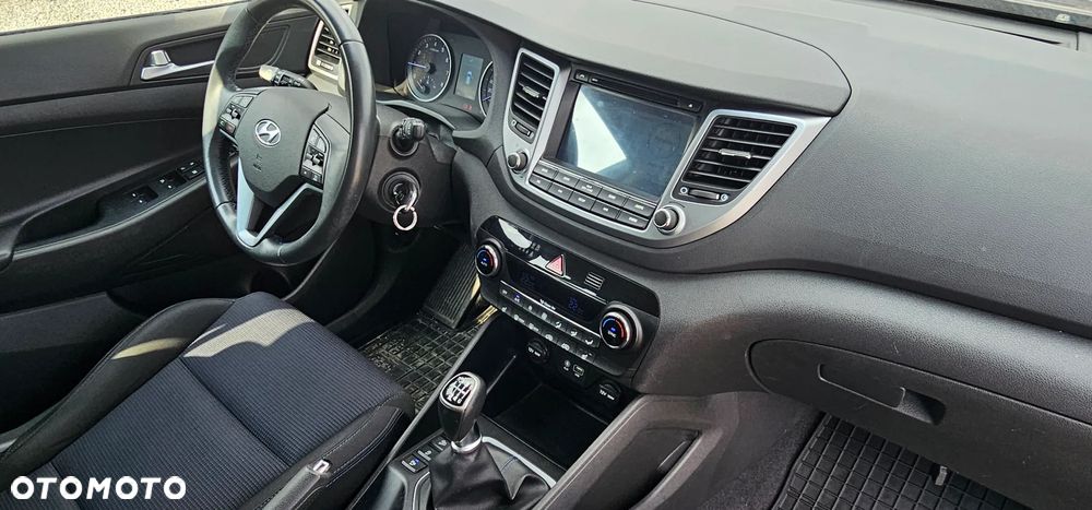 Hyundai Tucson blue 1.6 GDi 2WD Navi - 17