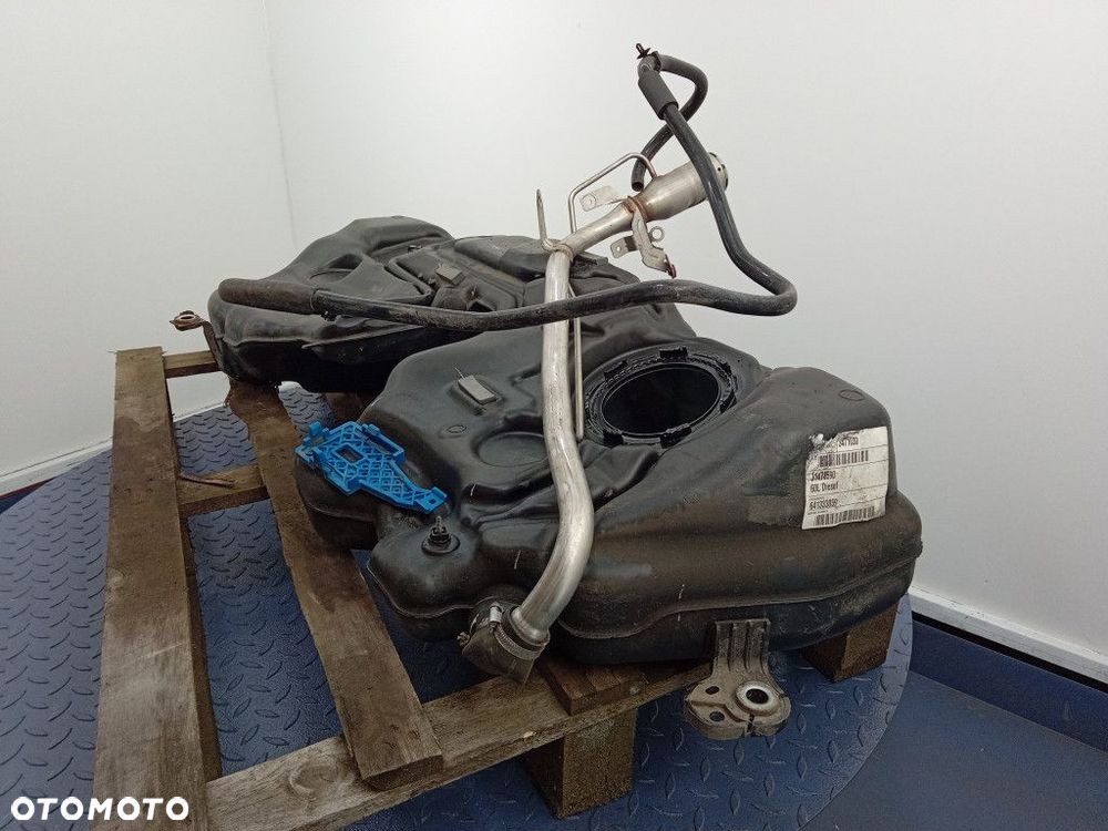 VOLVO V90 II CC D4  ZBIORNIK BAK PALIWA 31478590 - 4