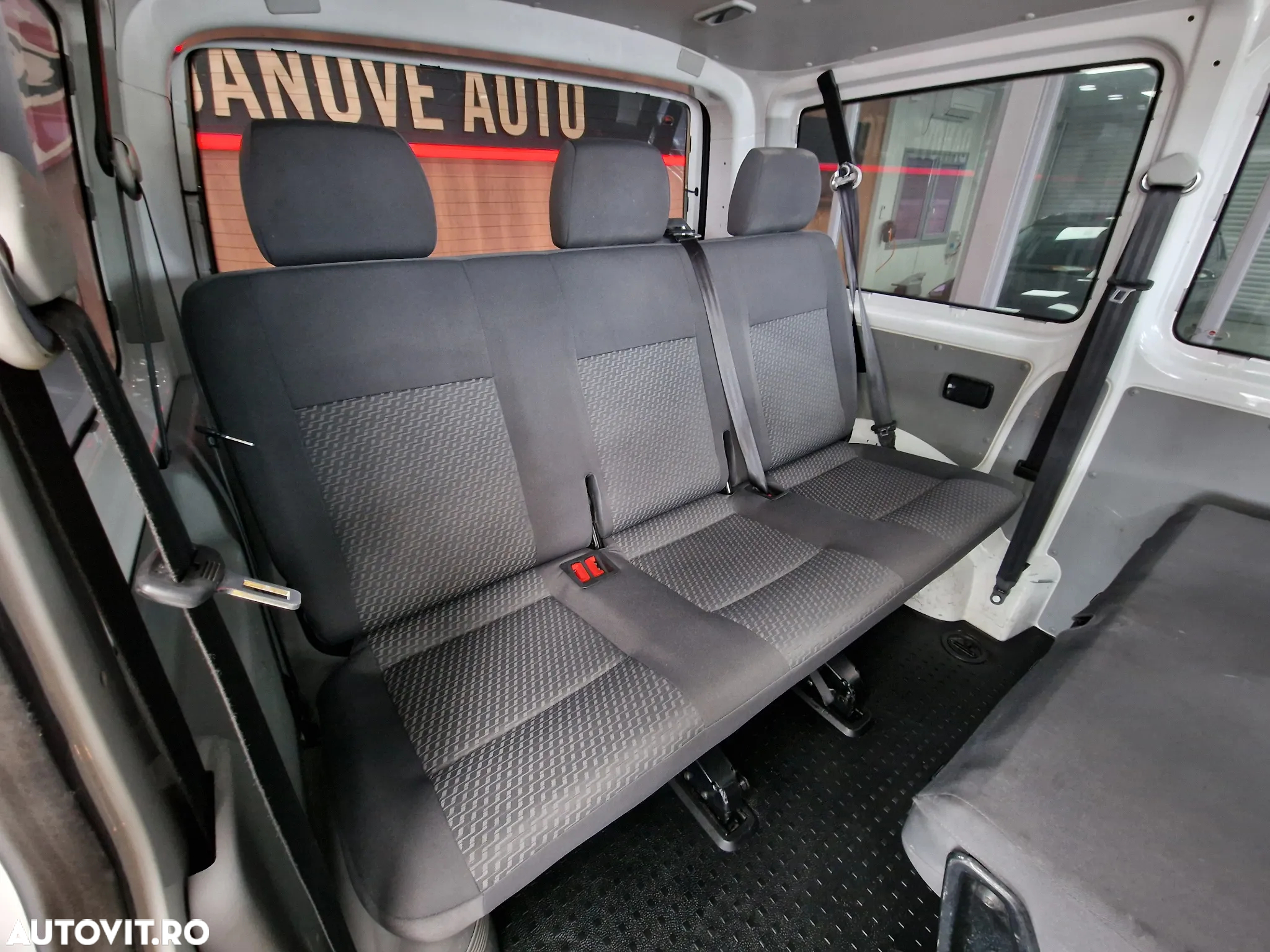 Volkswagen Transporter - 15