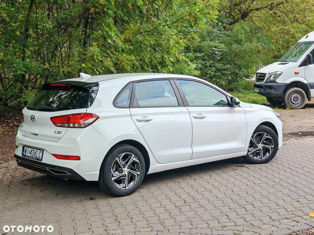 Hyundai i30 1.0 T-GDI Classic + DCT - 17