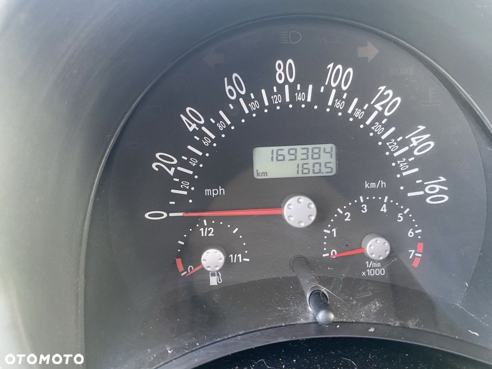 Volkswagen New Beetle 1.8T - 12