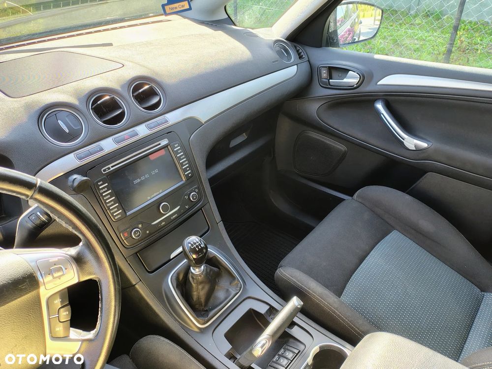 Ford S-Max - 8