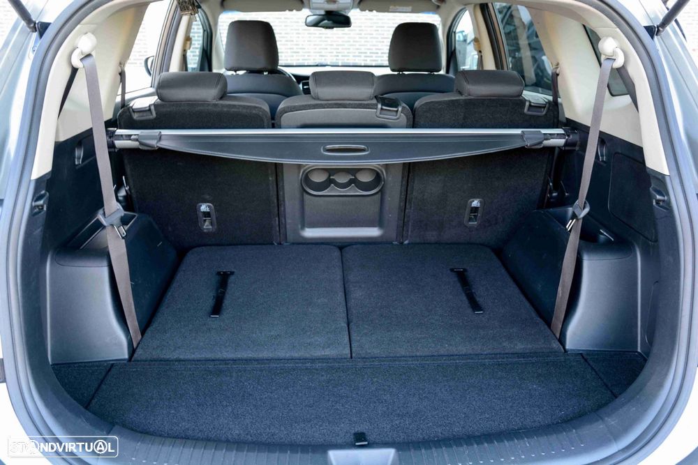 Kia Carens 1.7 CRDi ISG EX - 37