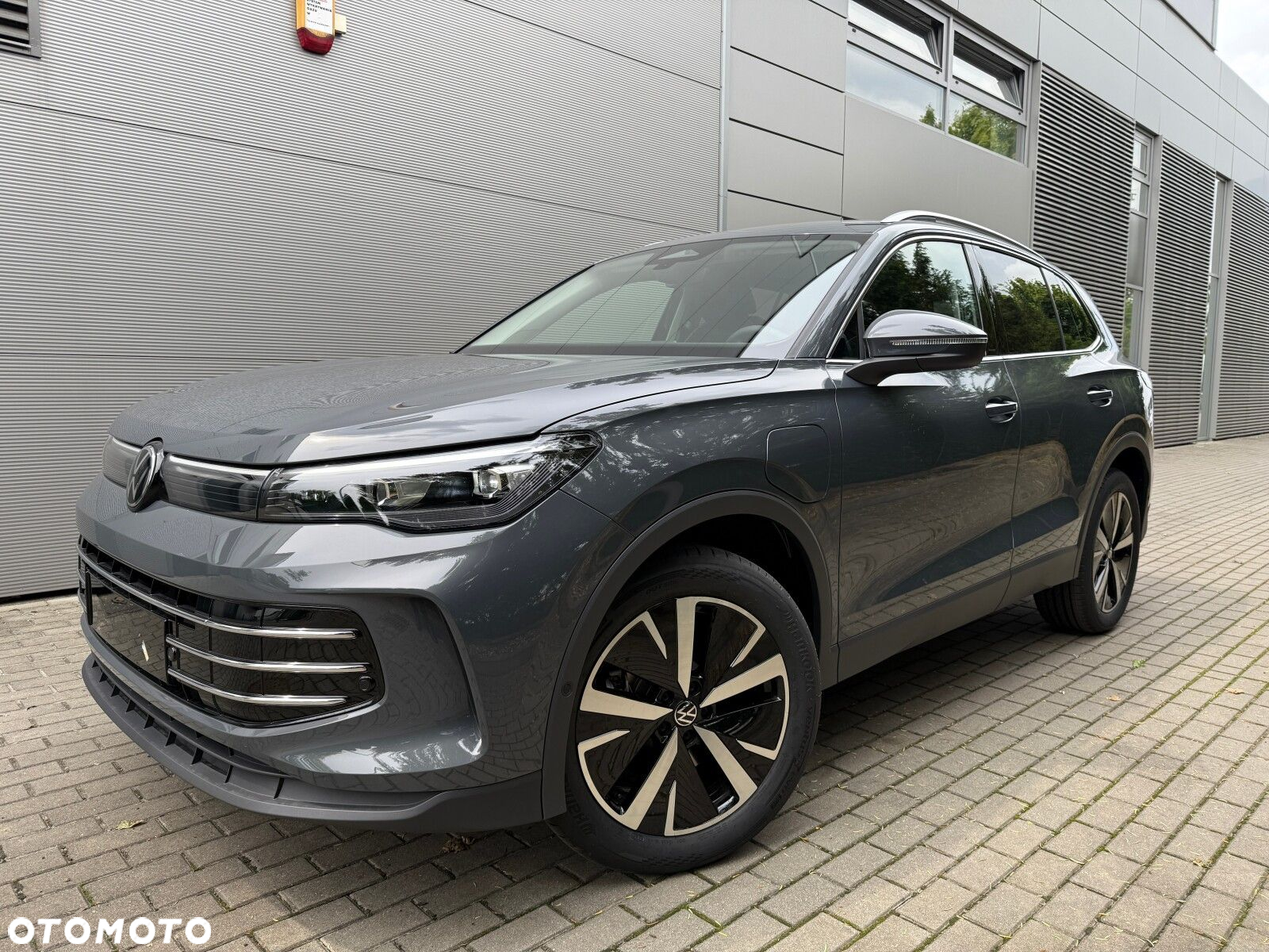 Volkswagen Tiguan - 2