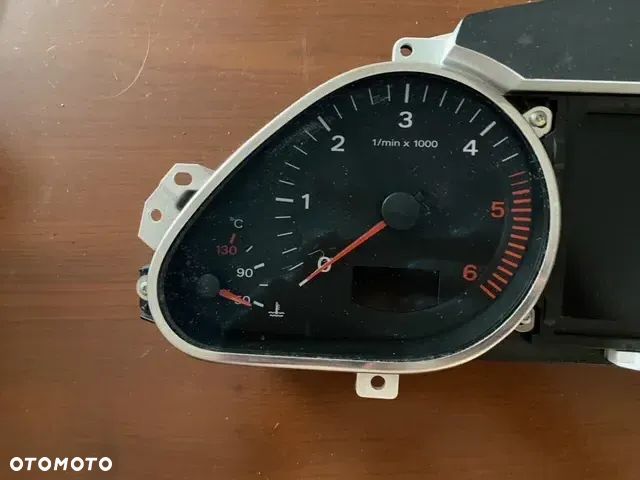 LICZNIK ZEGARY AUDI Q7 3.0 4L0920931A - 3