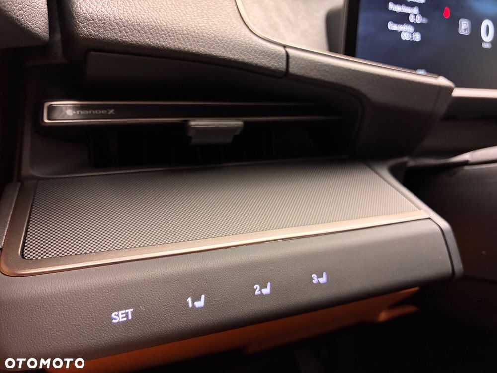 Lexus ES 500e Prestige AWD - 8