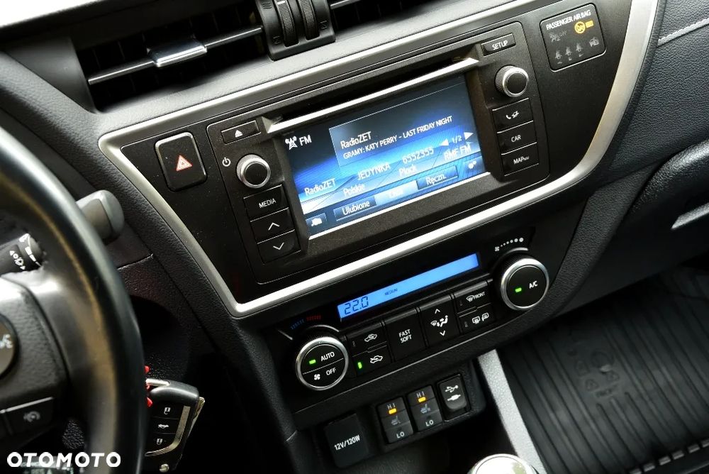 Toyota Auris 1.6 Premium Comfort - 9