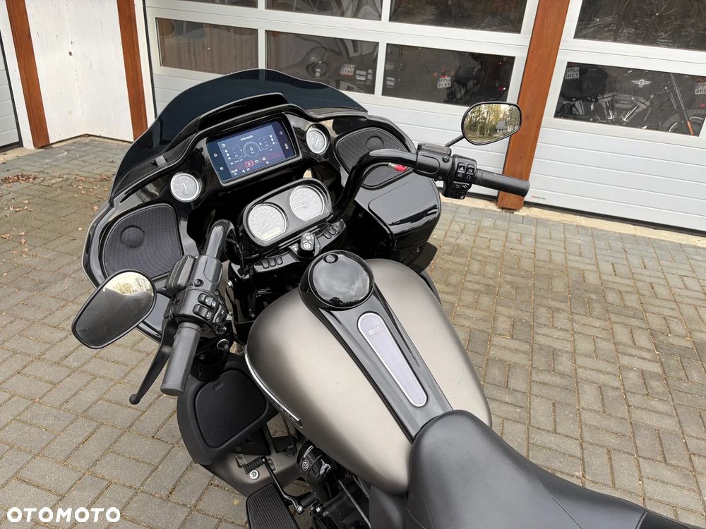 Harley-Davidson Touring Road Glide - 14