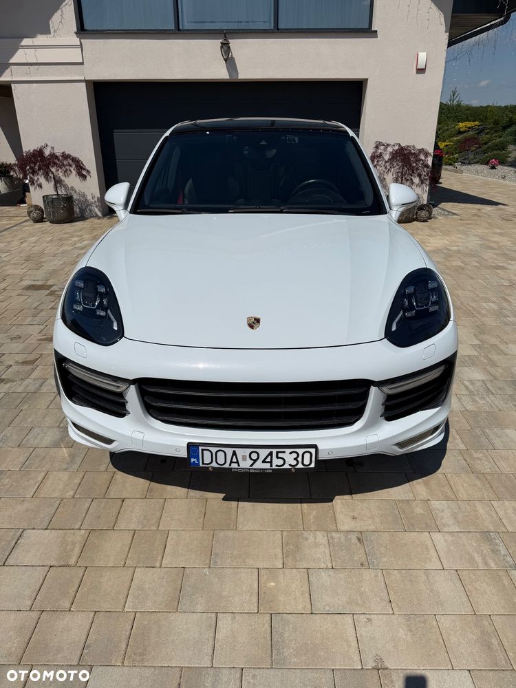 Porsche Cayenne GTS - 6