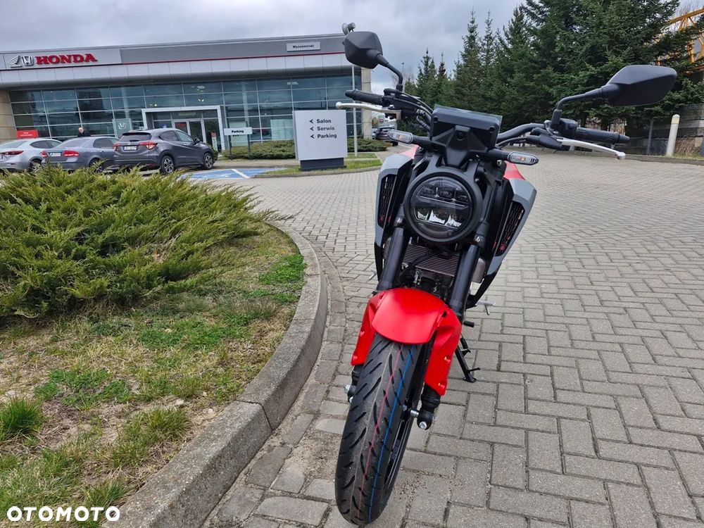 Honda CB - 12