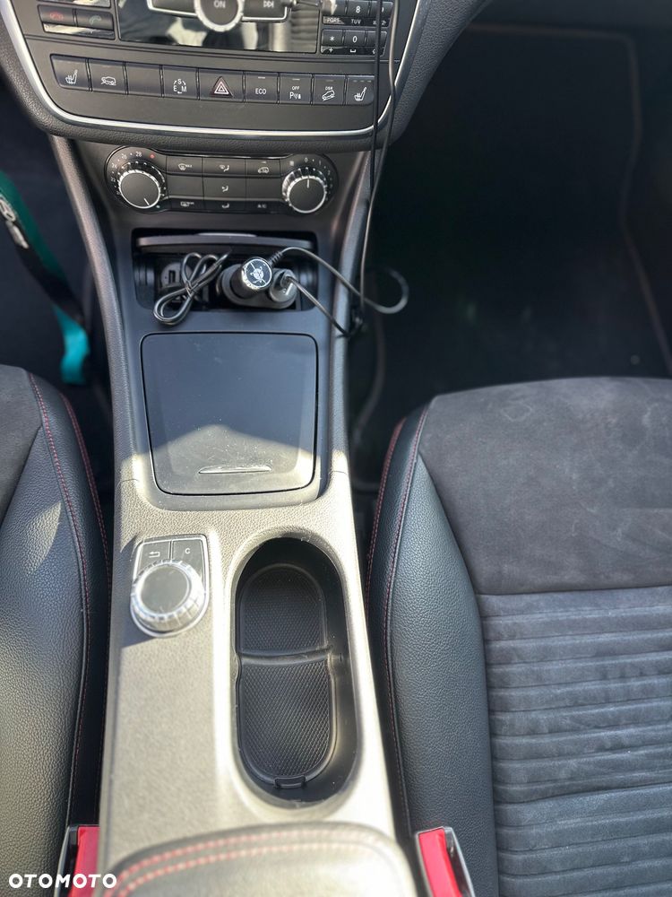 Mercedes-Benz GLA 250 4-Matic - 12
