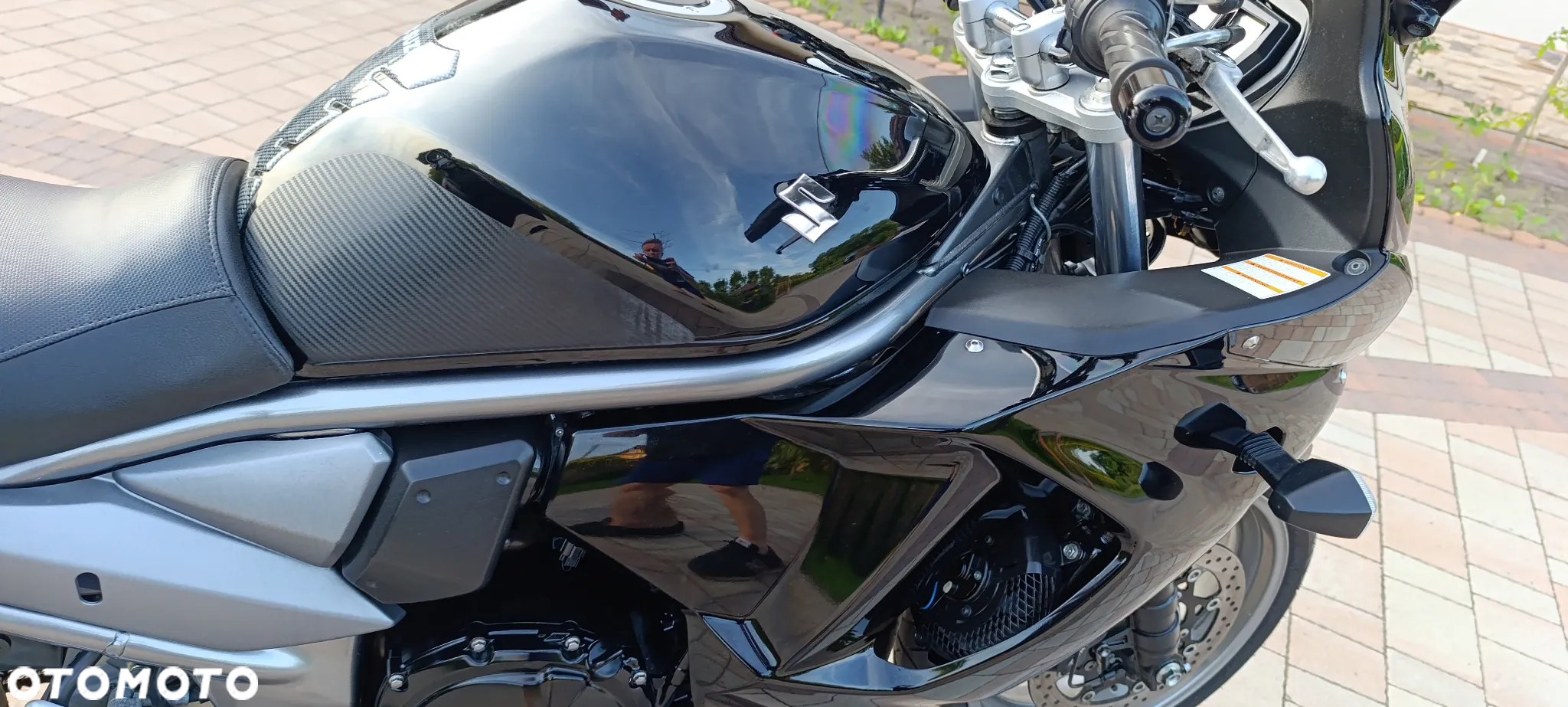 Suzuki GSX - 21