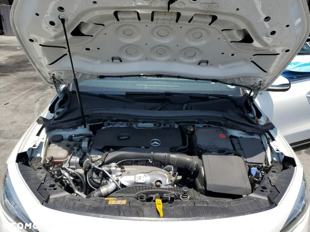 Mercedes-Benz GLA - 10