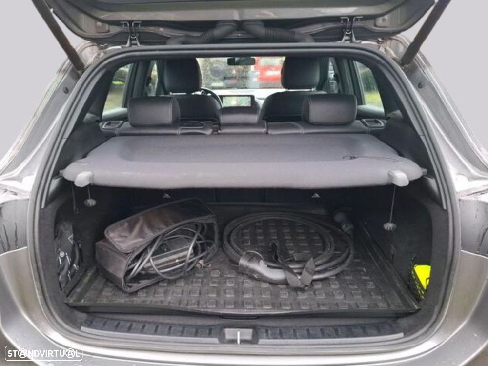 Mercedes-Benz EQA - 10